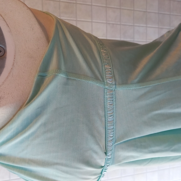 Lululemon mint loose fitting tank - Picture 3 of 9